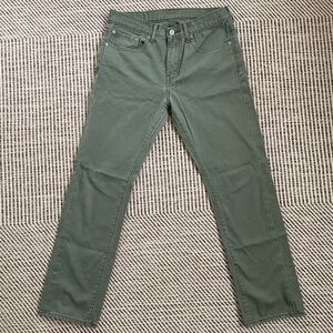 Levi’s Men’s 513 Slim Straight Corduroy Jean